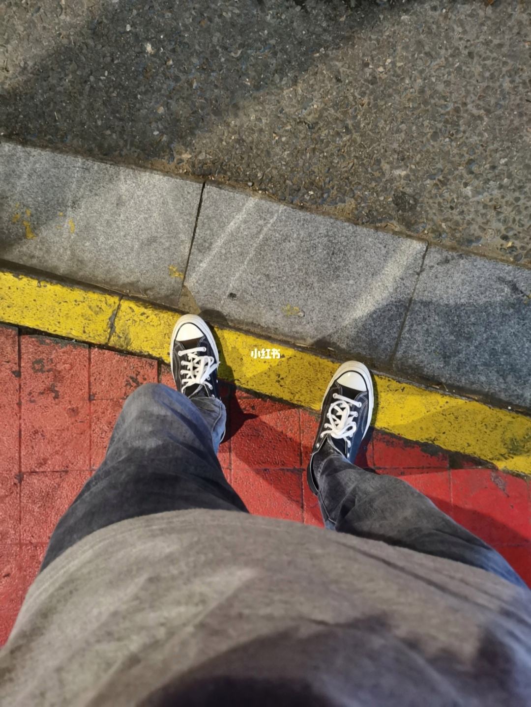 在路边散步的好处 马路边上散步对身体影响